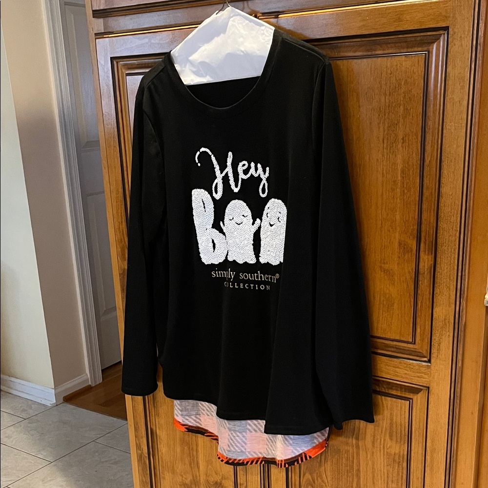 Simply Southern Black 'Hey Boo' Ghost Shirt